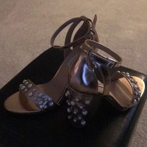 Brand new Steve Madden metallic sandals w/ pearls